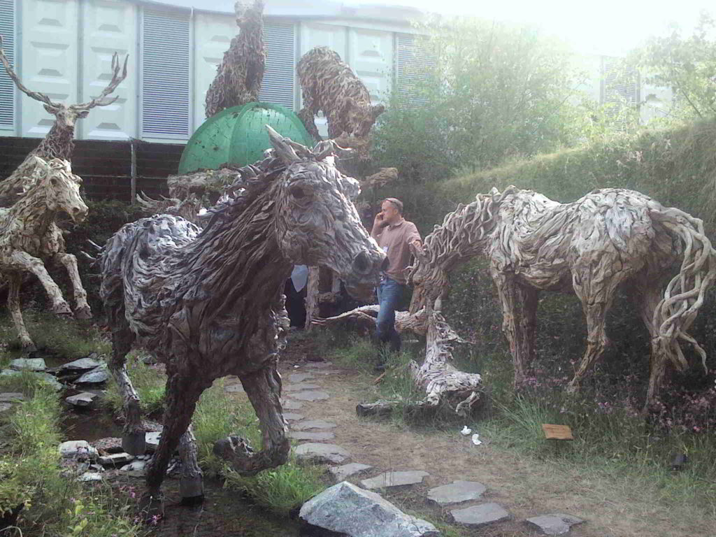 Esculturas de caballos en jardines del Chelsea Flower Show-Caro Lagos